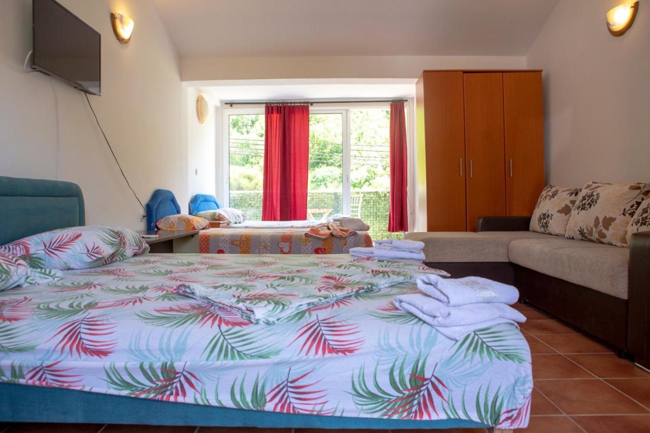Family Apartments Vukcevic Čanj Esterno foto