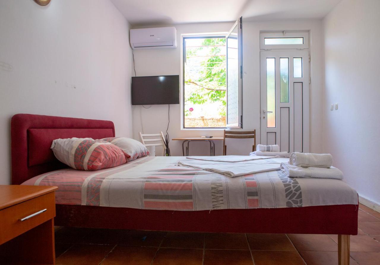 Family Apartments Vukcevic Čanj Esterno foto