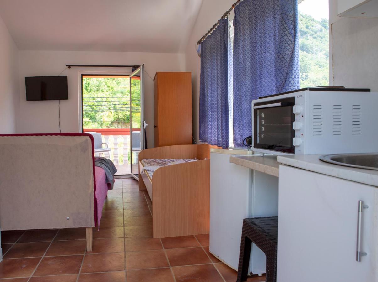 Family Apartments Vukcevic Čanj Esterno foto