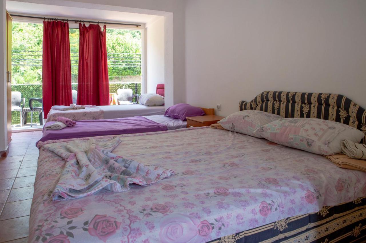 Family Apartments Vukcevic Čanj Esterno foto