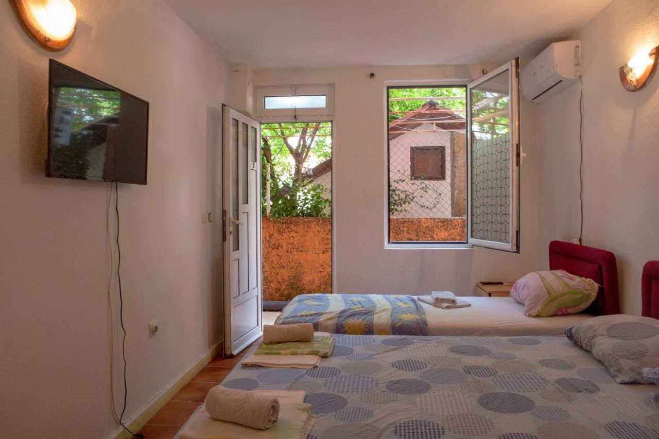 Family Apartments Vukcevic Čanj Esterno foto